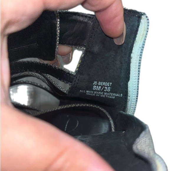 Jessica Simpson Elegant Black and White Strappy Heels, Size 8M - Picture 6 of 12